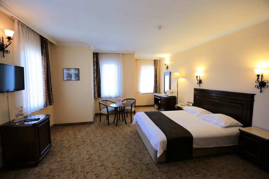 Montania Town Hotel Mudanya ブルサ エクステリア 写真